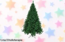 Árbol de Navidad artificial verde con soporte metálico listo para brillar en tu casa estas fiestas ¡precio rebajado y pocas unidades! No pierdas este chollazo que se va volando, decora fácil y rápido antes que desaparezca