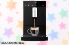 Cafetera súper automática Cecotec Cremmaet Compact con molinillo incluido y 19 bares, rebajada para que disfrutes cafés de calidad profesional en segundos ¡Corre que vuelan estas unidades a precio muy bajo!