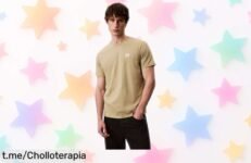 Camiseta básica beige Calvin Klein con ajuste perfecto y estilo que nunca falla ahora rebajada ¡un super chollo solo por tiempo limitado para que la luzcas ya sin pensarlo!