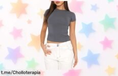 Camiseta básica slim fit para mujer en gris, el super chollo con estilo Y2K que no puede faltar en tu armario. Oferta brutal por tiempo limitado: ¡llévala a todas partes y luce increíble!