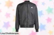 Chaqueta bomber adidas hombre Brand Love negra súper resistente y con un diseño que engancha, ahora rebajada en un precio muy bajo por tiempo limitado ¡corre antes de que se acabe este ofertón!