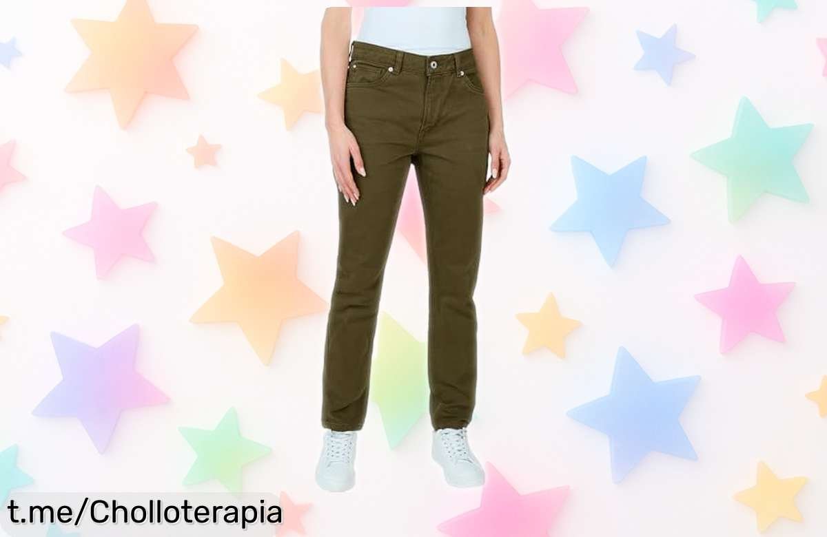 Sensacionales jeans tapered Pepe Jeans en verde hoja que estilizan tu figura, ¡rebajados a un super chollo! Aprovecha esta oportunidad única antes de que se agoten.