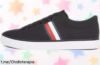 Sneaker Tommy Hilfiger Core Stripes Low Top en negro, diseño moderno y calidad premium a precio de ganga. ¡Este super chollo vuela, así que corre antes de que se agoten!