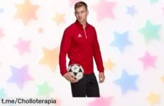 Sudadera deportiva Adidas Entrada 22 para hombre con descuento brutal, un super chollo en azul, rojo y negro que no durará mucho ¡date prisa y consigue esta caída de precio única antes de que vuelen!