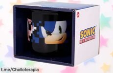 Taza cerámica de Sonic para desayuno, ¡super chollo en caja regalo! Disfruta con tus peques de un diseño resistente que soporta mil aventuras y a un precio rebajado que vuela. No esperes más, esta oferta tan única se agota rápido; corre y consigue la tuya antes de quedarte sin ella.