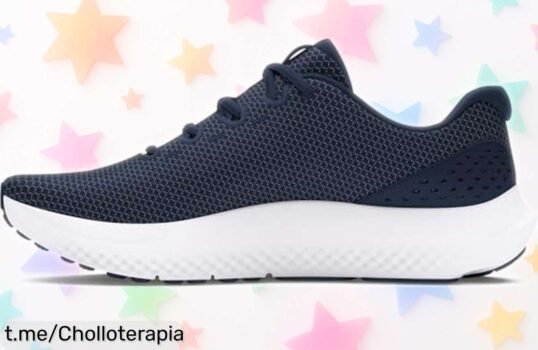 Zapatos deportivos Under Armour UA Charged Surge 4 en azul, ¡rebajados y listos para que corras como nunca! Disfruta de la mejor amortiguación y una suela resistente. Esta oferta vuela, así que aprovecha este super chollo antes de que se acabe. ¡Tus pies te lo agradecerán!
