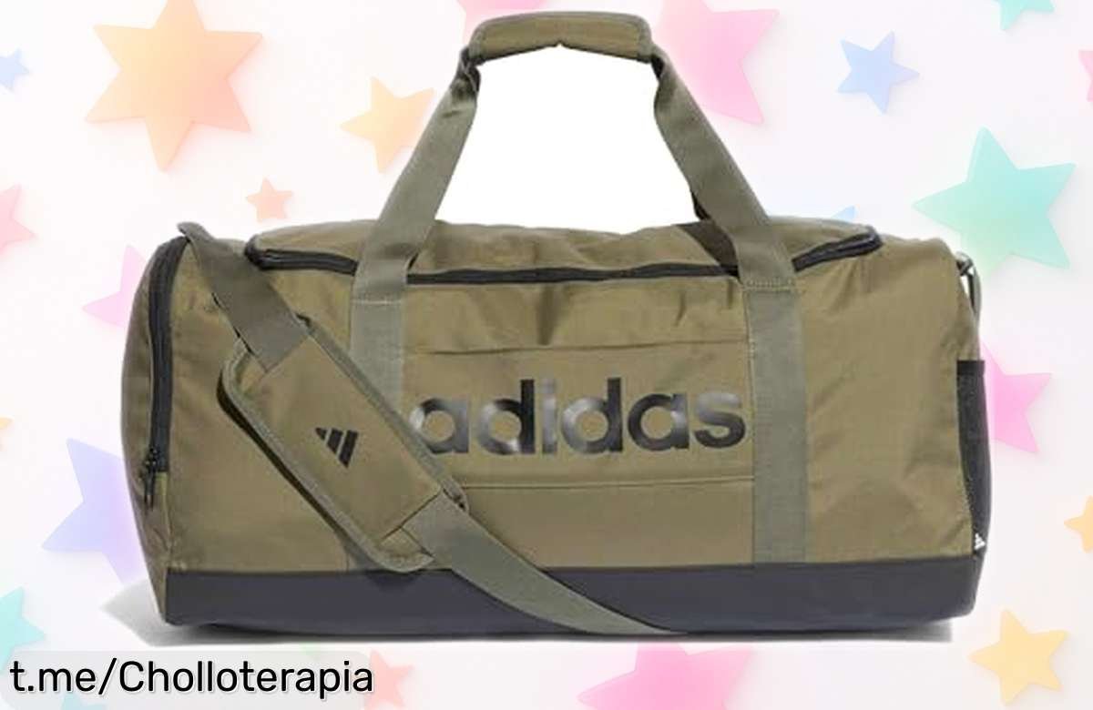 Bolsa deportiva adidas Essentials rebajada: espacio a raudales y cremalleras seguras, no dejes escapar este ofertón que te llevará más lejos. ¡Consíguela ya!