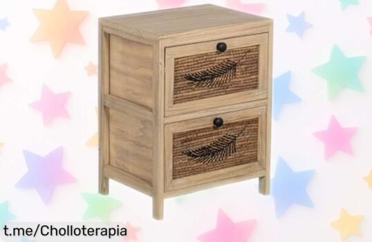 Cajonera de madera con 2 cajones de mimbre que acaba de bajar su precio, ¡un super chollo para darle vida a tu hogar! Aprovecha este ofertón limitado antes que se agoten.