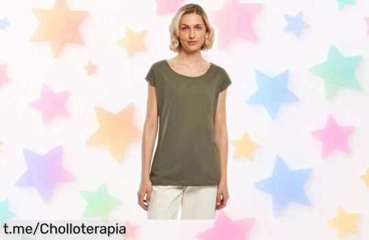 Camiseta Build Your Brand para mujer en olive a precio rebajado, un básico ideal que te hará brillar y sentirte increíble. ¡Aprovecha este ofertón antes de que se agote!