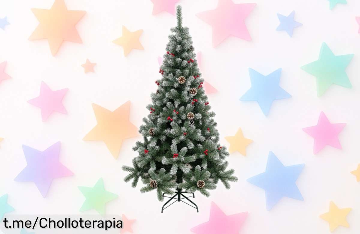 Deslumbrante árbol de Navidad artificial nevado con piñas y bayas rojas, precio rebajado que no se ve todos los días, ¡llena tu hogar de magia antes que se agoten!