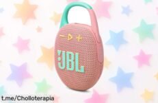 Potente altavoz portátil JBL Clip 5, resistente al agua y polvo; sonido increíble hasta por 12 horas a precio rebajado. Vive la música ¡aprovéchalo antes que se agote!