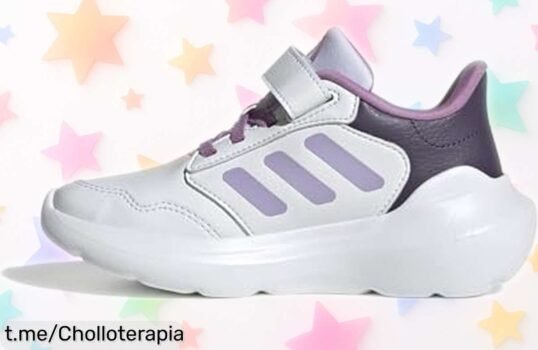 Zapatillas adidas Tensaur para niños con diseño clásico a precio rebajado, un super chollo que les encantará; corre y dales lo mejor sin gastar de más.