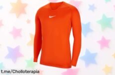 Camiseta técnica Nike Park First Layer LS en naranja Safety a precio rebajado, ¡siente la frescura y libertad al moverte! No dejes pasar esta oportunidad única.