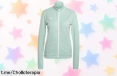 Chaqueta Adidas Clear Mint para mujer que estiliza y respira, ¡réstale al precio normal! Aprovecha este super chollo antes de que se te escape y siéntete increíble.