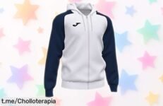Chaqueta con capucha Joma, ligera y calentita, ahora a precio de risa. ¡No te quedes atrás! El frío no espera, hazla tuya y siente la energía del invierno ya mismo!