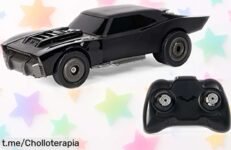 Coche RC Batman de DC Comics con control total a 30 metros, ¡ahora rebajado para que disfrutes batallas épicas! Aprovecha este precio loco y siente la adrenalina al volante.