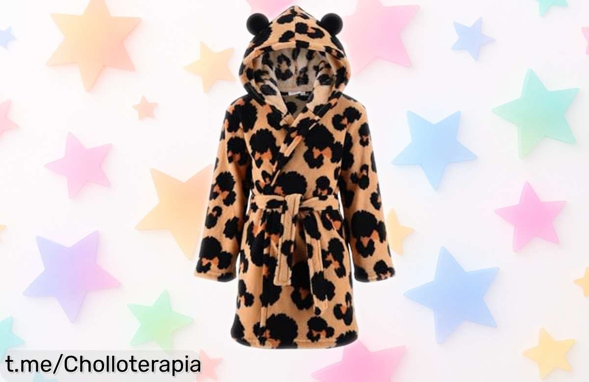 Divertida bata infantil Disney Minnie Mouse con capucha 3D a precio rebajado, ¡un super chollo que hará sonreír a tus peques y no querrán quitársela!