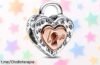 Encantador charm Pandora en forma de candado corazón chapado en oro rosa a precio rebajado, un regalo perfecto que te hará brillar. ¡Atrévete a enamorar hoy mismo!