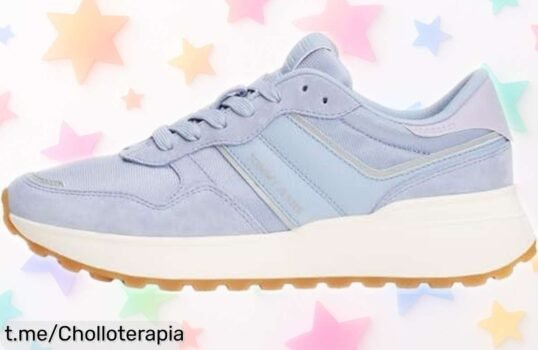 Zapatillas Tommy Jeans Runner en ante azul, el super chollo que te dará un estilo noventero irresistible. ¡Corre y no dejes pasar esta oportunidad única!