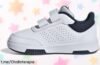 Zapatillas unisex bebé adidas Tensaur con diseño clásico y suela que no deja marcas, ¡super chollo a precio rebajado! Da estilo y libertad a tus peques antes de que vuelen.