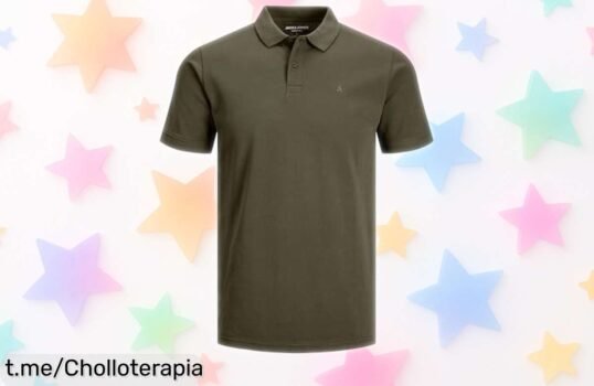 Camiseta polo básica de Jack & Jones a precio de ganga, suave y perfecta para tus looks casuales; no lo pienses más o se te escapa volando.