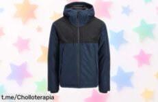 Increíble chaqueta acolchada con capucha de Jack & Jones, ahora a un precio de escándalo; no te quedes sin la tuya y siente el calor este invierno.