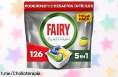 Increíble pack de 126 cápsulas Fairy Platinum Limón que elimina la grasa más dura y deja tus platos brillando. ¡No pierdas esta oferta brutal, date prisa antes de que se agote!
