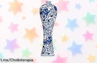 Jarrón de porcelana azul y blanca hecho a mano que transforma cualquier rincón por un precio loco, ¡no te lo pierdas y dale vida a tu hogar ya!