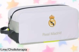 Bolsa mediana Real Madrid 25/26 para tus zapatillas y lo que necesites, un ofertón súper resistente que te hará llevarlo todo a la perfección. ¡No dejes pasar esta oportunidad!