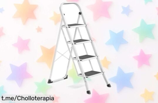 Escalera de tijera SONGMICS ligera y estable con 4 peldaños en un ofertón sorprendente para que todo en casa sea pan comido; ¡no dejes escapar esta oportunidad única!