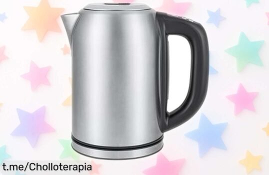 Hervidor eléctrico Amazon Basics de acero inoxidable con pantalla a un precio loco, calienta al instante y te hace la vida más fácil. ¡No dejes escapar esta oferta única!