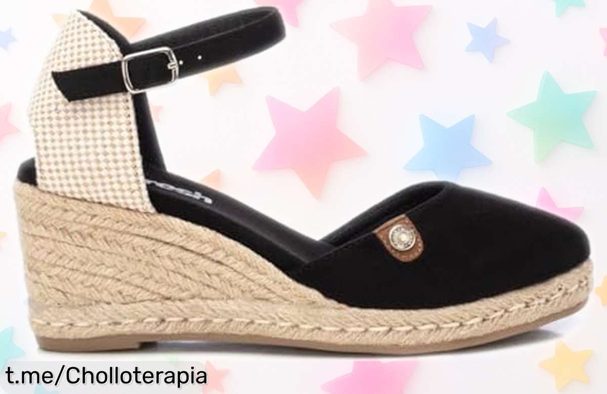Sandalias con cuña Refresh modelo 17188212, ¡un ofertón que suma estilo y seguridad! Perfectas para cualquier plan, no dejes pasar esta oportunidad única.