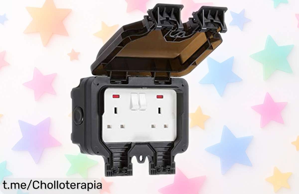 Enchufe doble resistente para exteriores Knightsbridge OP9N, ¡ofertón increíble con luz de aviso! Aprovecha este chollazo que no se repite y mejora tu jardín hoy mismo.