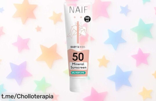 Protector solar mineral Naïf para bebés y niños, ¡super resistente al agua y ahora a un precio de locura! Cuida la piel de tus peques mientras disfrutan del sol.