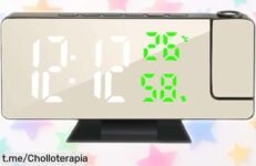 Reloj digital con proyector giratorio de 180° y pantalla espejo, ¡ahora a un precio que está regalado! Dale la bienvenida a tus mañanas con estilo y comodidad.