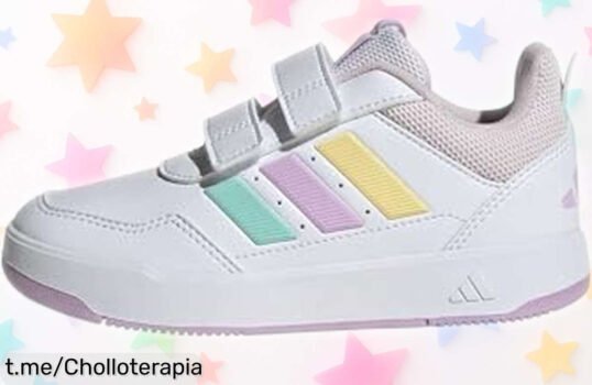 Zapatillas Adidas TENSAUR Sport 3.0 para peques: ¡chollo increíble! Póntelas en un instante y muévete sin dejar marcas, corre hacia la diversión antes que se agoten.
