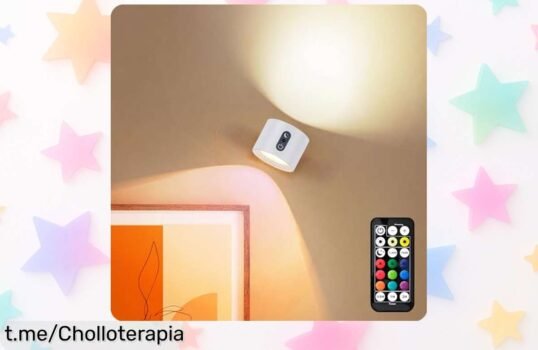 Lámpara de pared LED inalámbrica LuminexDesigns que gira 360° y cambia de color, ¡ofertón para iluminar tu hogar con estilo! No te quedes sin la tuya, crea ambientes únicos ya.