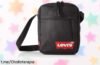 Mini bolso cruzado Levi’s, práctico y seguro: ¡ofertón imperdible! Lleva lo esencial con estilo. Aprovecha esta oportunidad única y hazte con él antes de que desaparezca.