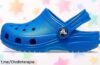Zuecos Crocs Classic Clog K para peques, ¡super chollo con suela antideslizante y fáciles de limpiar! Aprovecha ya este ofertón que tu pequeño adorará sentir en sus pies.