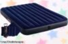 Cama de aire Intex Classic Downy para camping, ¡super chollo que aguanta 273 kg y se infla en un instante! No te quedes sin la tuya, vive momentos inolvidables con amigos.