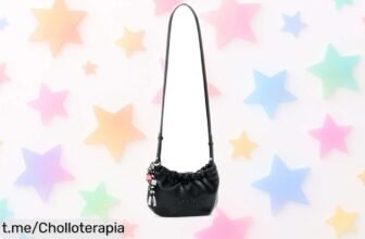 Descubre el bolso bandolera Desigual Half Logo Waverly, un diseño moderno a precio loco que transforma tu look y te acompaña en cada aventura. ¡Consíguelo ya!