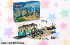 Maqueta LEGO City de tranvía clásico con vías y figuras a precio irrepetible, ¡el regalazo perfecto para que los peques creen historias inolvidables!