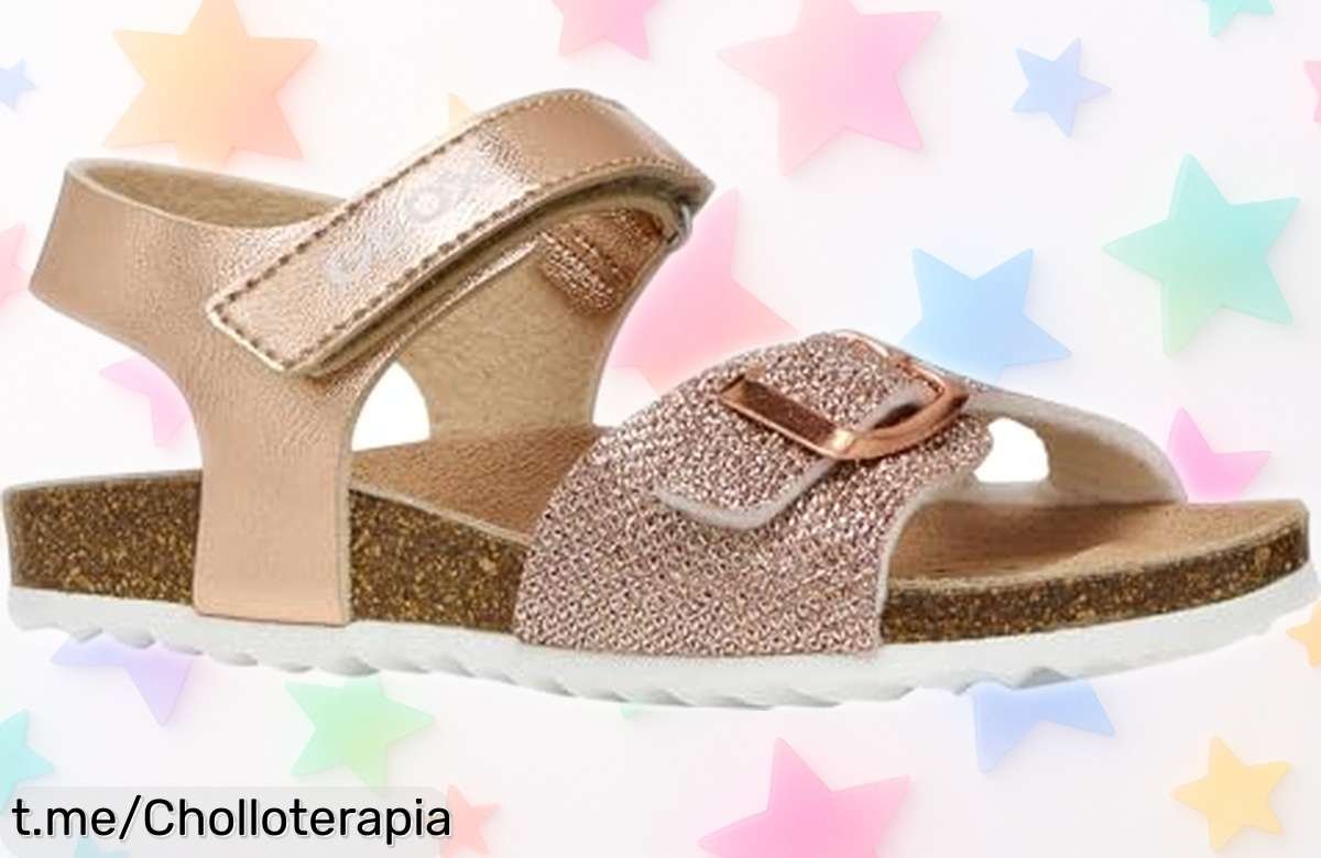 Sandalias Geox J Adriel Girl C en rosa dorado, el diseño que les encanta a un precio de ganga irresistible. ¡Hazlas felices jugando sin parar!