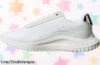 Zapatillas de mujer Calvin Klein Runner con diseño minimalista a un precio de escándalo, no te quedes sin ellas y destaca en cada paso que des.
