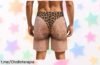 Bañador de hombre con estampado de piernas peludas que te hará reír en la playa y a un precio rebajado ¡No pierdas esta oportunidad única para divertirte!