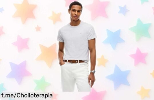 Camiseta básica ajustada de Tommy Jeans, chollazo ideal para refrescar tu armario y lucir siempre a la moda. ¡No te lo pierdas, renueva tu estilo ya!