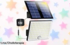 Impresionante lámpara solar exterior Realky con sensor de movimiento para iluminar tu jardín y hacer brillar tus noches. ¡Aprovecha este chollazo ya!