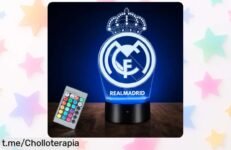 Lámpara 3D de fútbol Madrid, el regalo perfecto con 16 colores y luz LED suave a un precio brutal que hará brillar la habitación de tus peques. ¡No te quedes sin ella!
