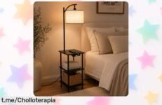 Lámpara de pie LuminexDesigns WOVI FL04 con carga USB y estantes: ordena tu espacio mientras iluminas, ¡chollazo que no puedes dejar escapar!