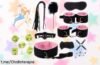 Set de accesorios para juegos de pareja, ¡super chollo con 10 piezas y dados que brillan en la oscuridad! Dale un giro divertido a tus noches juntos y no te lo pierdas.